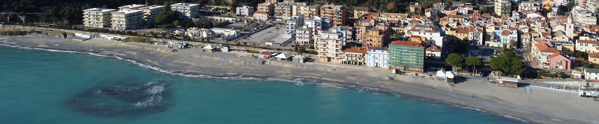 Il mare della Liguria, a Borghetto